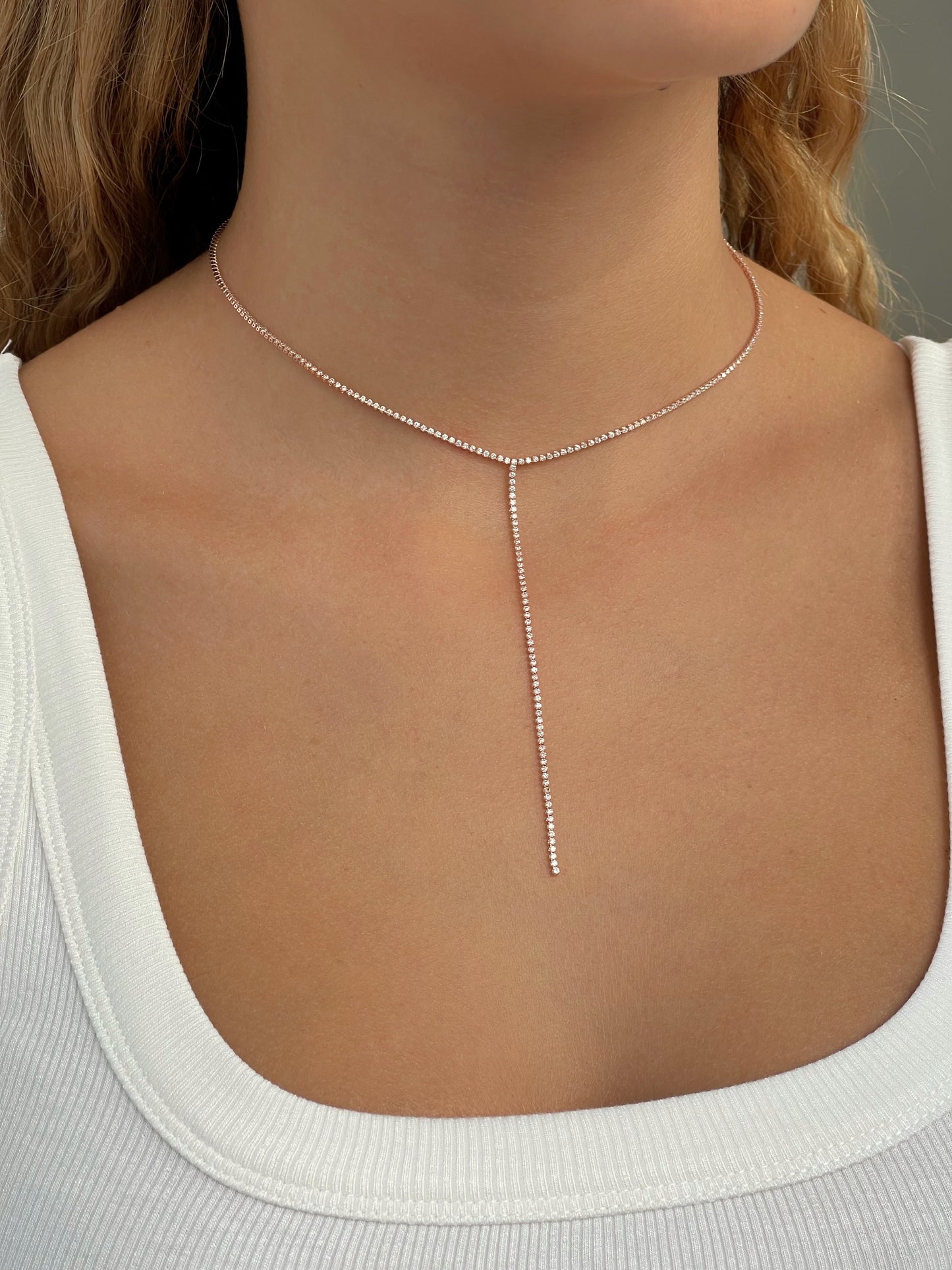 שרשרת טניס דקה נופלת