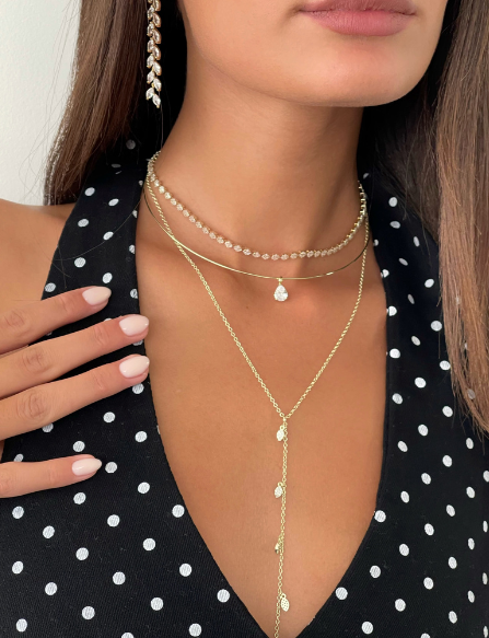 שרשרת עלים נופלת