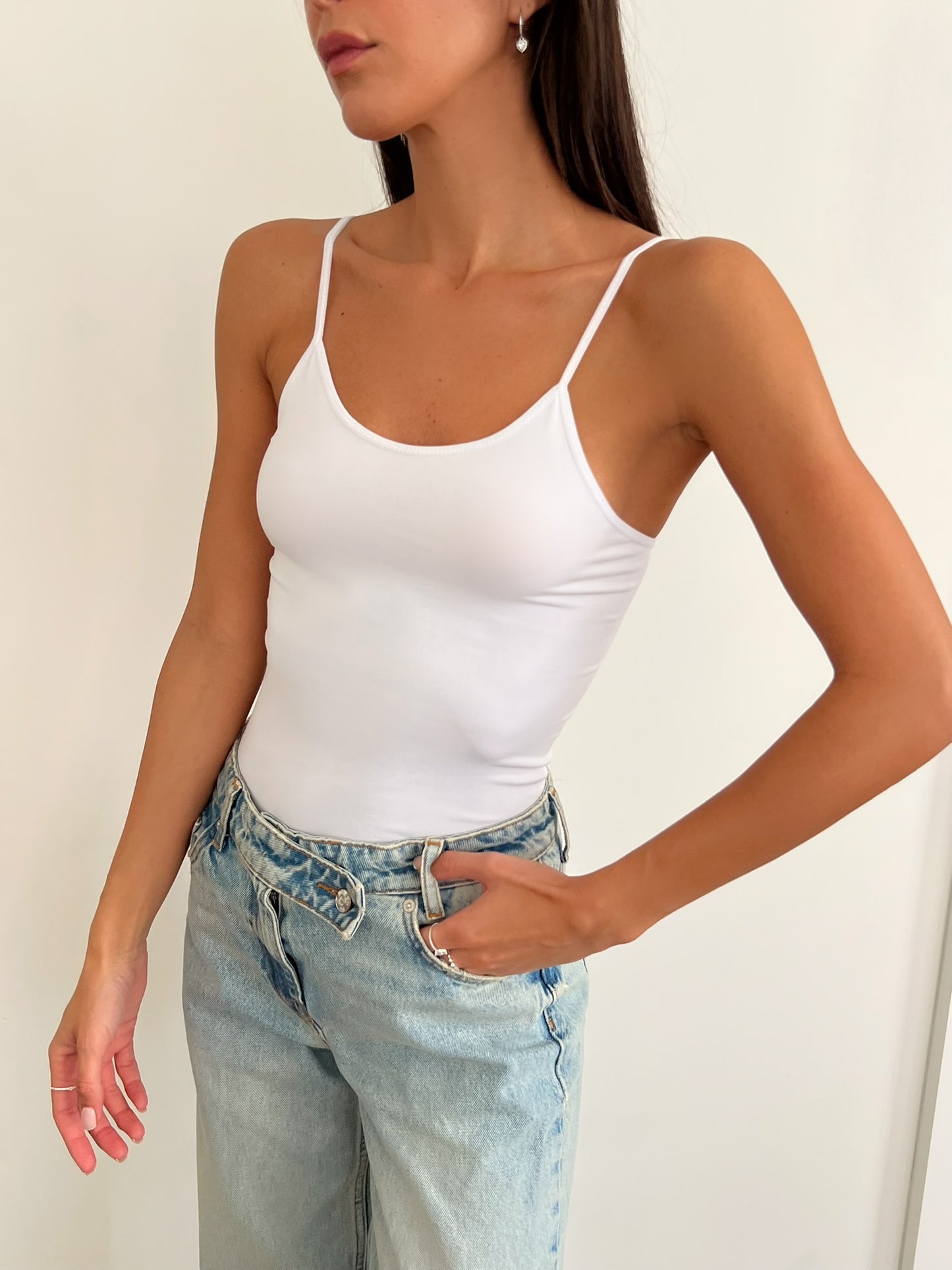 גופיית בייסיק חלקה