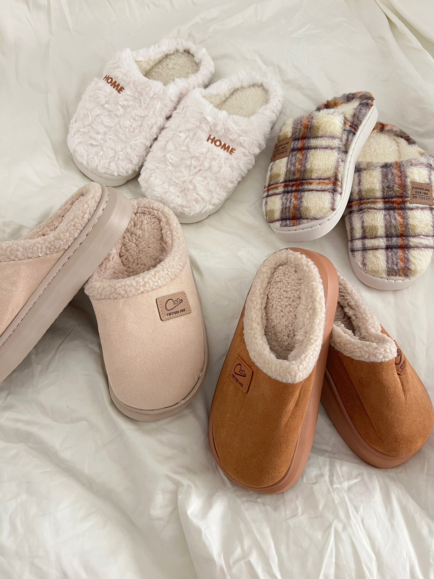 נעלי בית חלקות חום בהיר