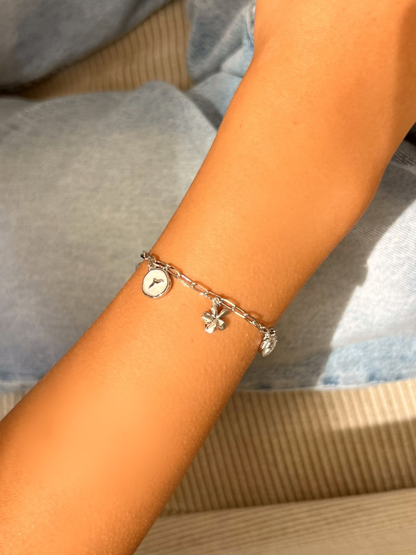 צמיד תליונים קלואי