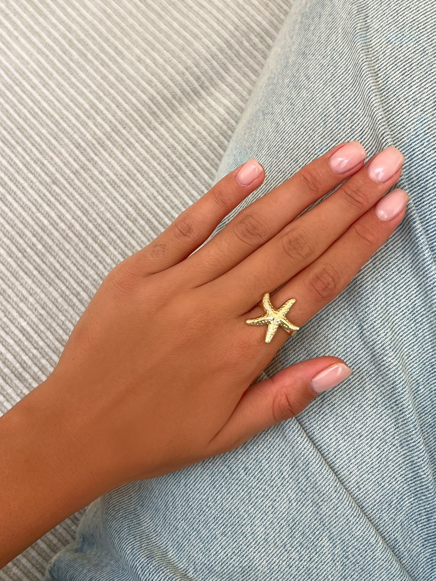 טבעת כוכב ים מעוטר