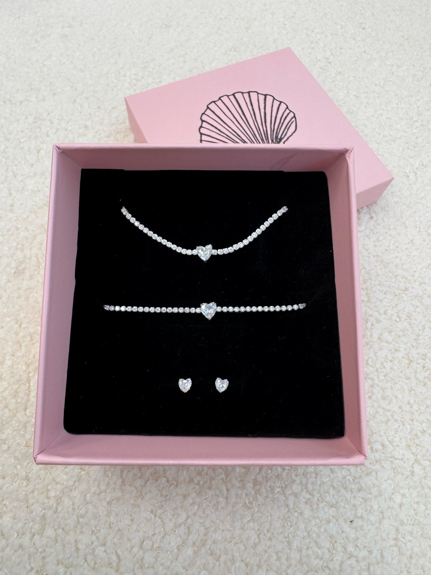 סט תכשיטים טניס לב