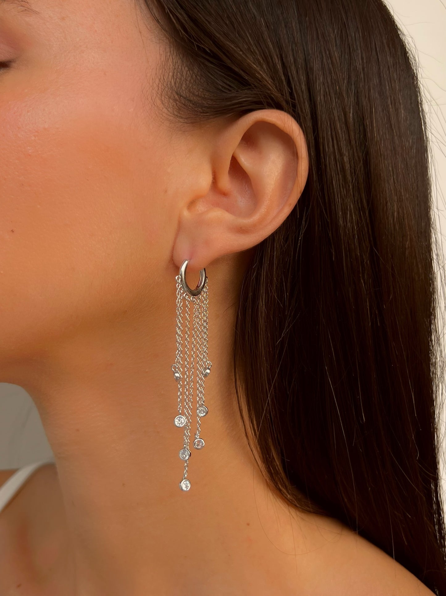 חישוק זירקונים נופלים