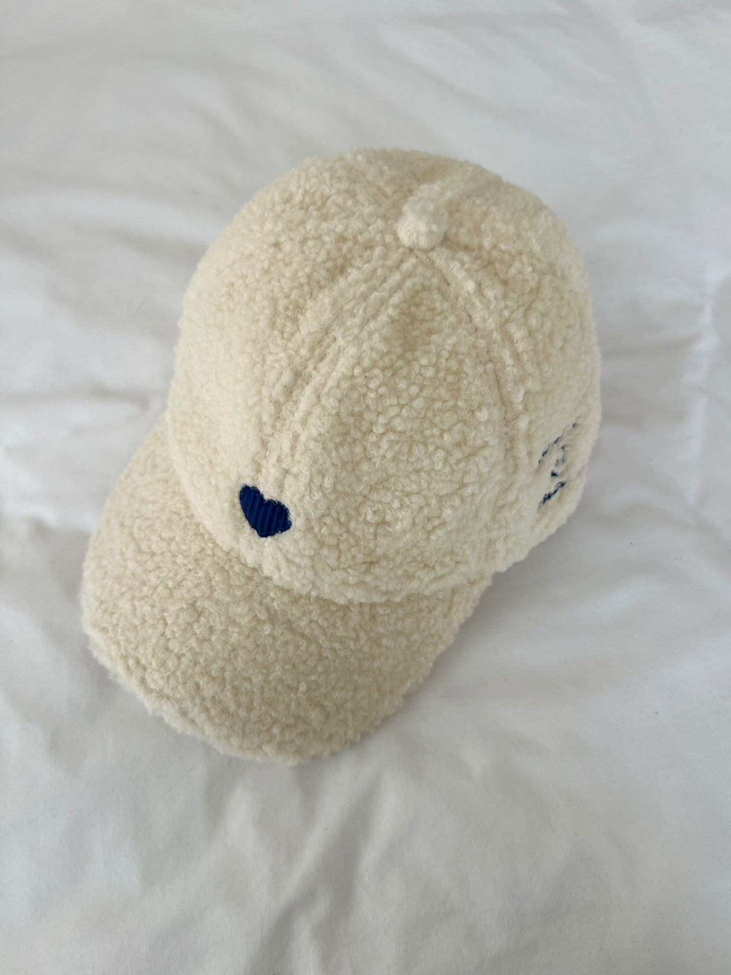 כובע פרווה לב