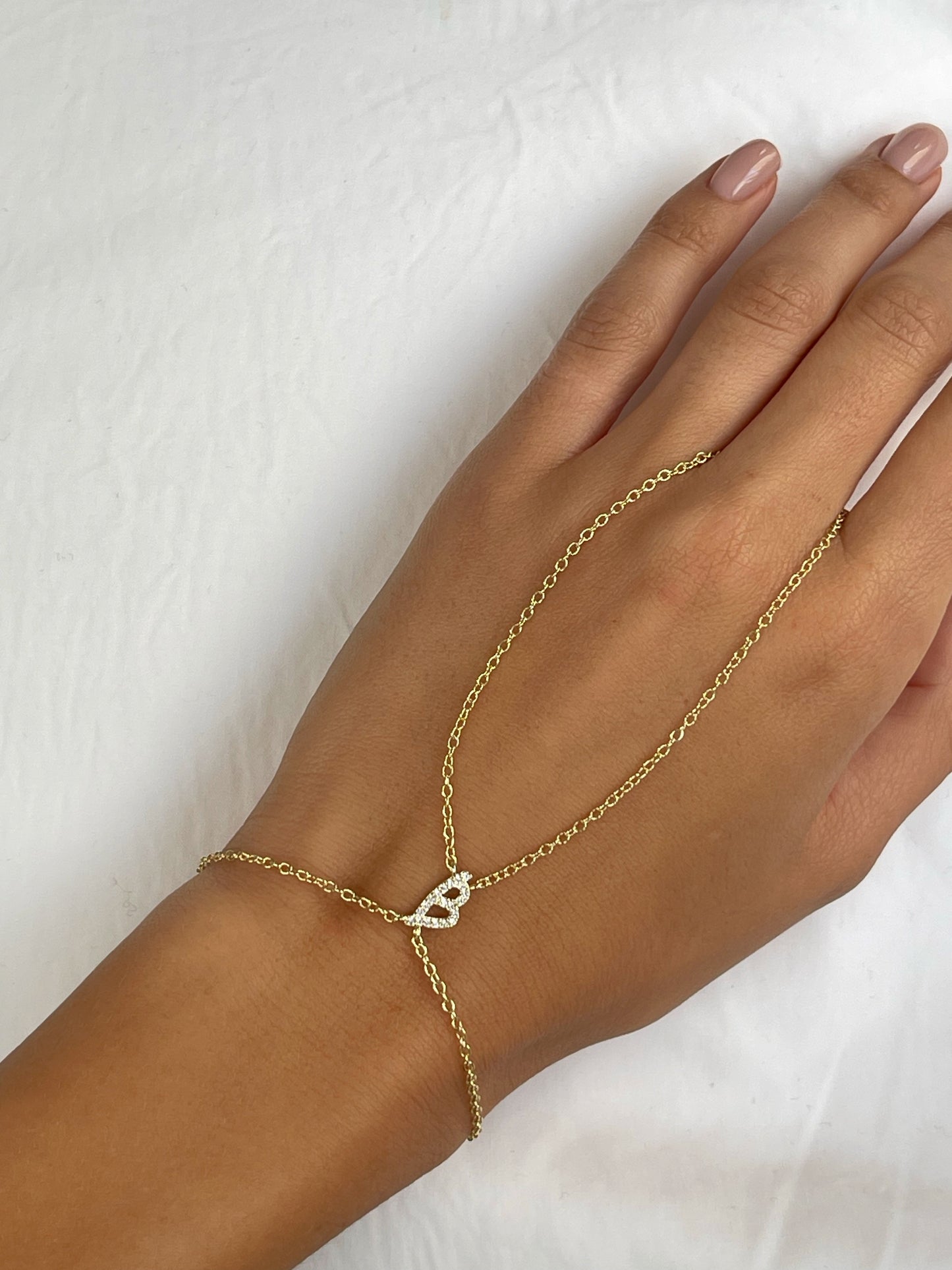 צמיד טבעת אות משובצת