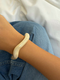 צמיד קשיח בוהו מסולסל