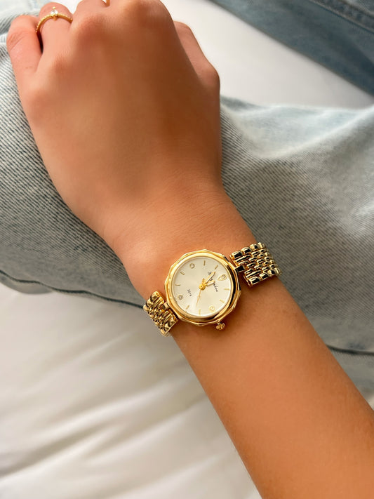 שעון עגול קלאסי