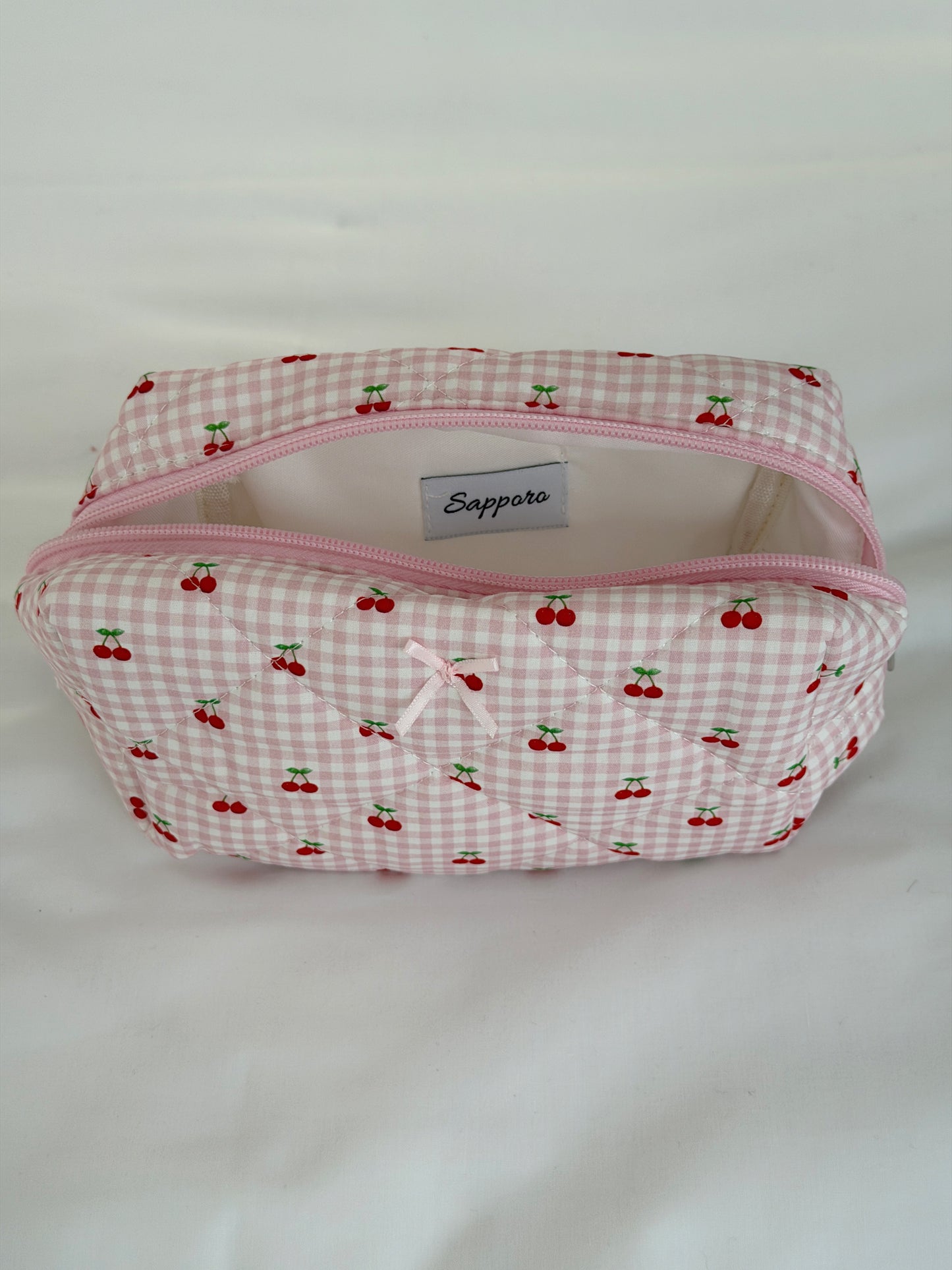 תיק איפור דובדבנים