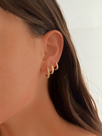 זוג עגילי חישוק משובץ