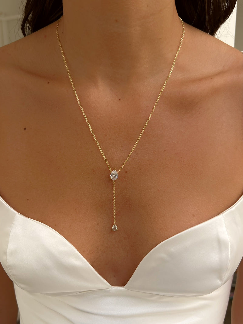 טיפה כפולה נופלת