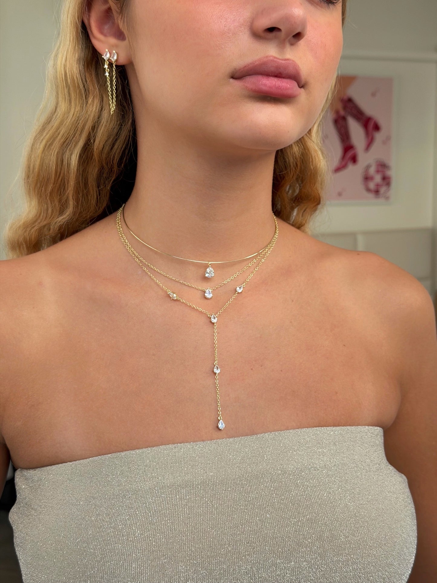 שרשרת טיפות נופלת