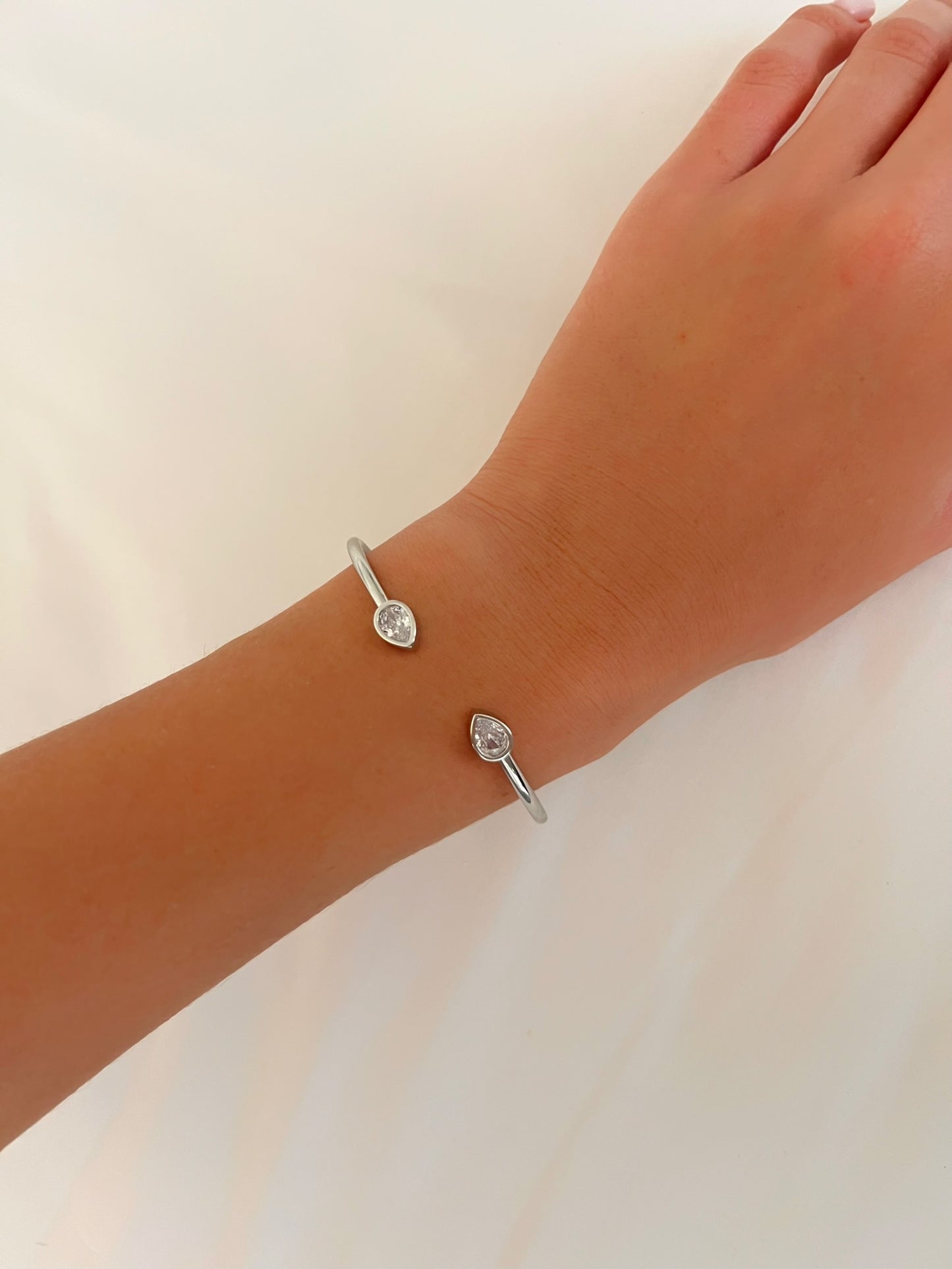 צמיד קשיח זירקוני טיפות