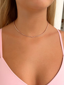 שרשרת טניס וי עדינה