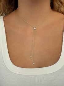 שרשרת טיפה עדינה נופלת