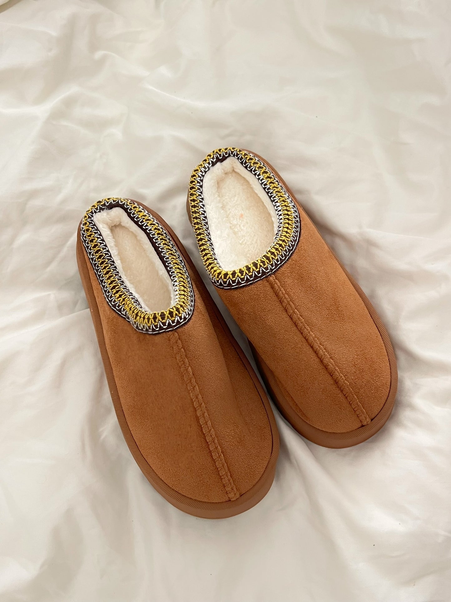 נעלי בית חום בהיר פס