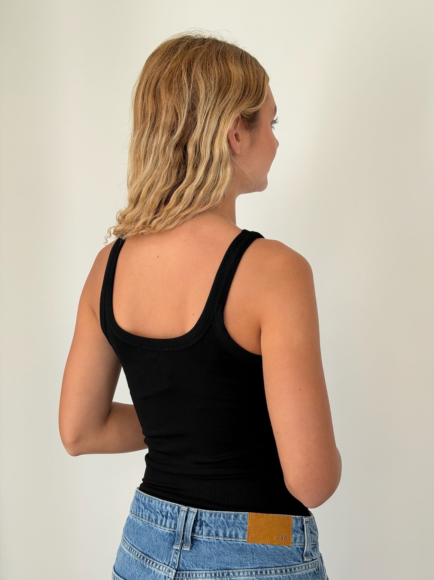 גופיית מיקה חלקה