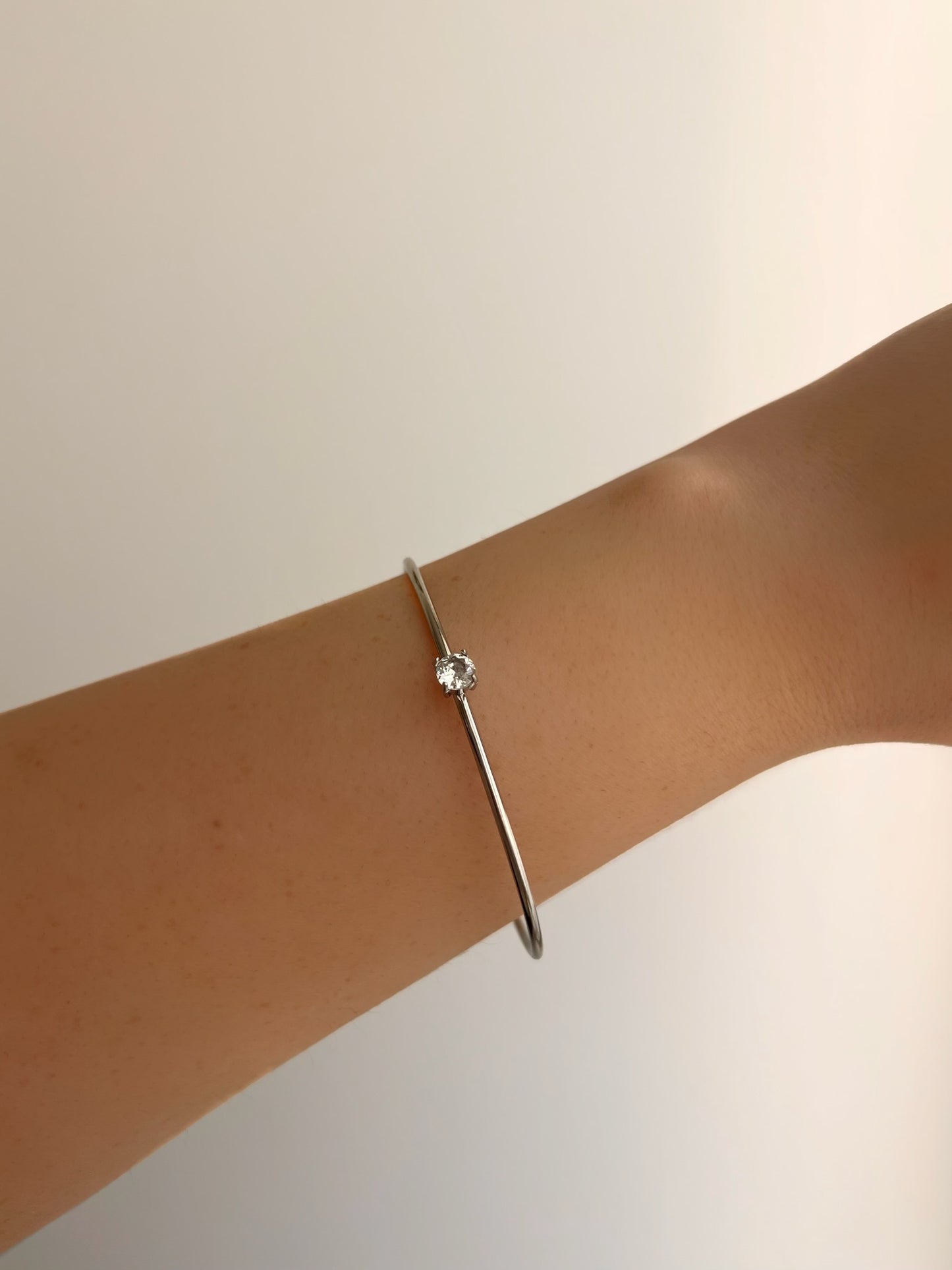 צמיד קשיח זירקון