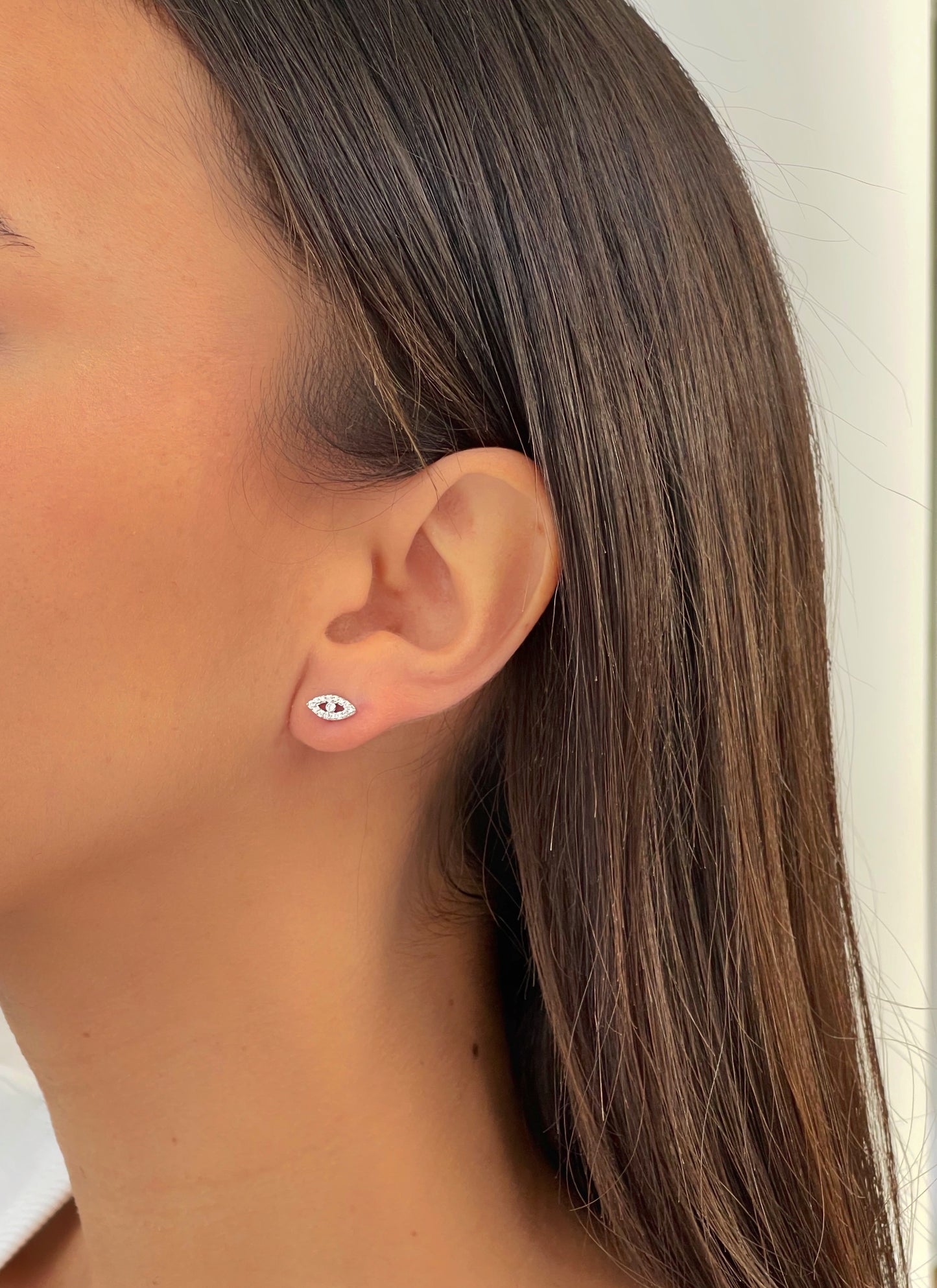 זוג עגילי עין צמוד