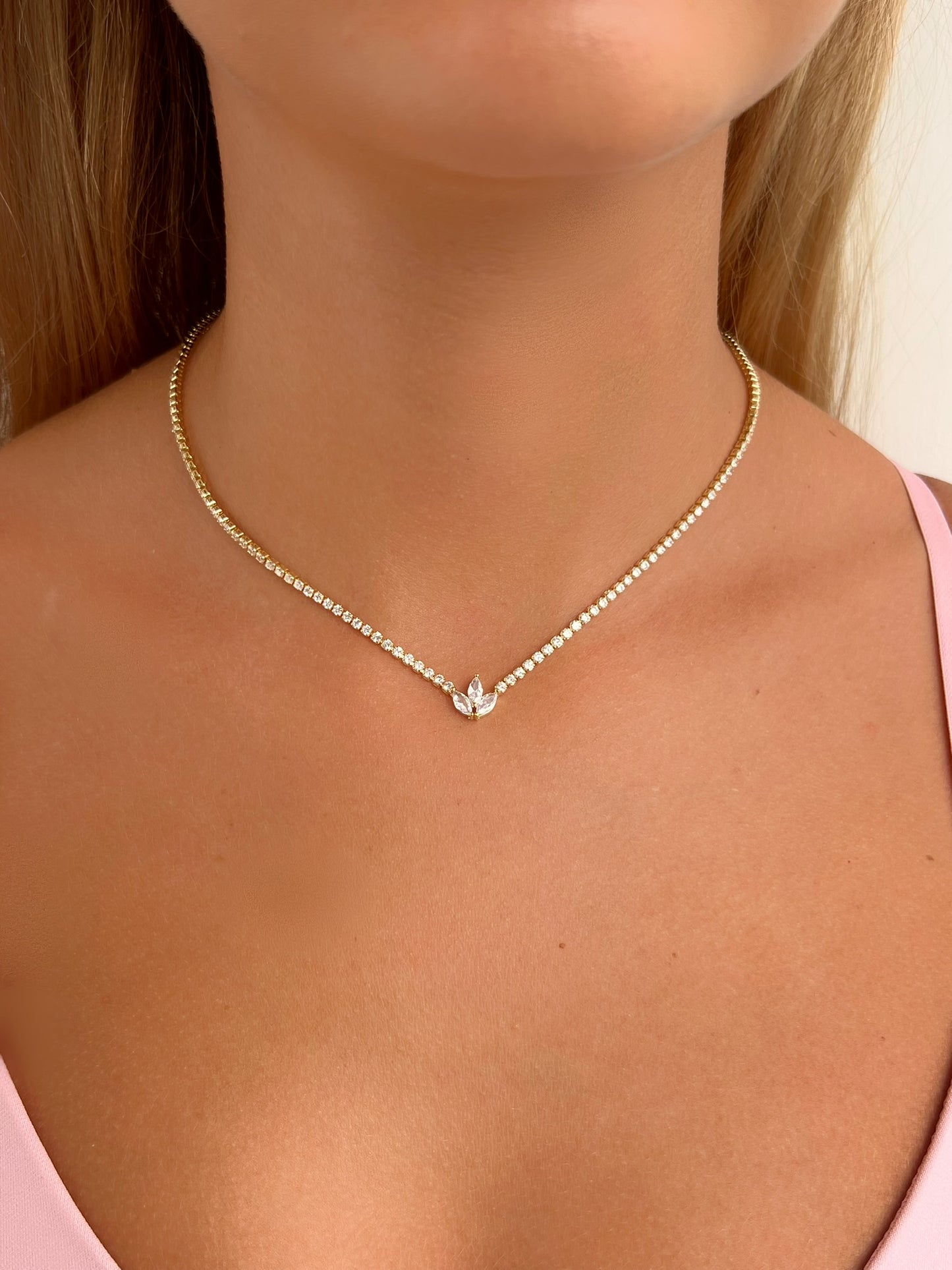 צ'וקר טניס פרח לוטוס בל