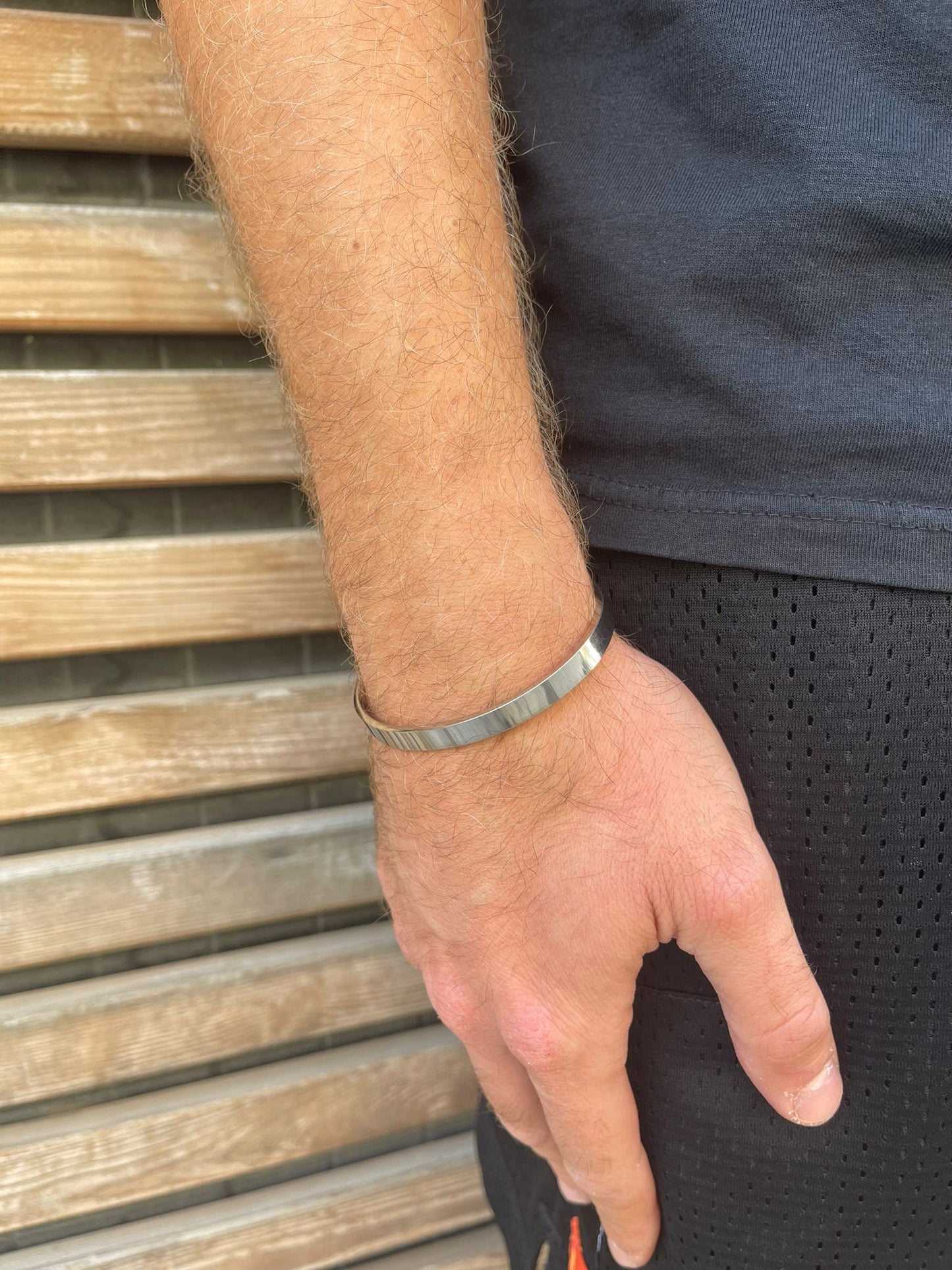 צמיד לגבר קשיח חלק