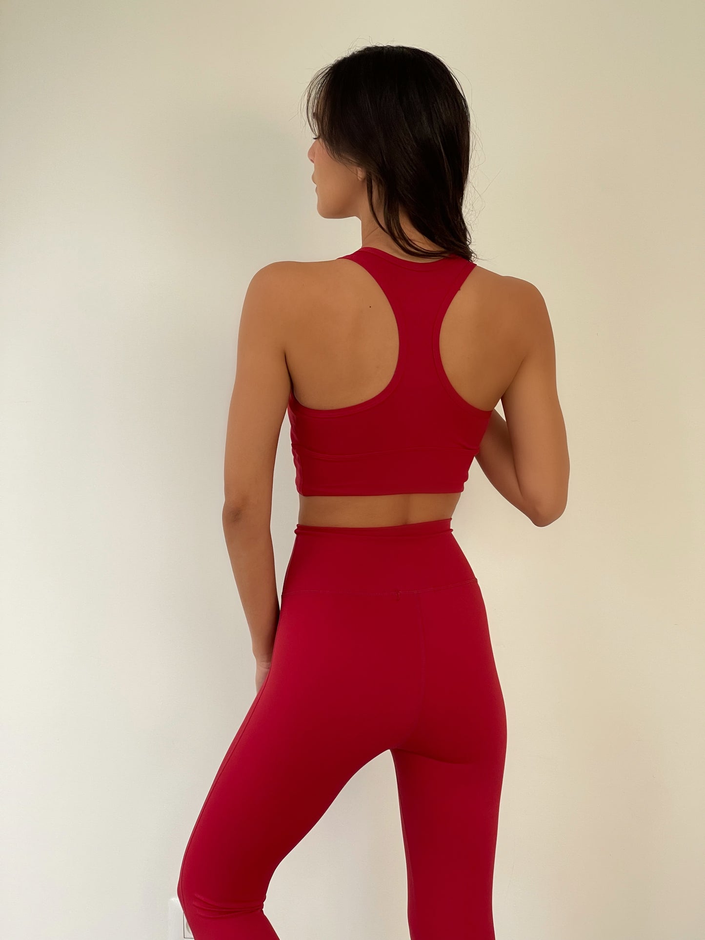 טופ רייצ'ל אדום כהה