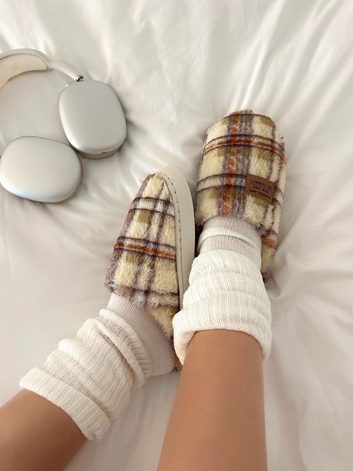 נעלי בית משבצות