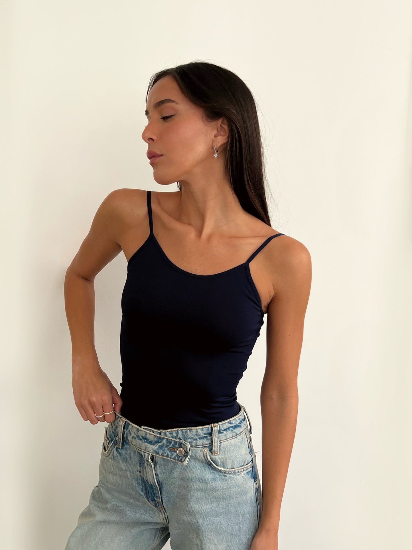 גופיית בייסיק חלקה