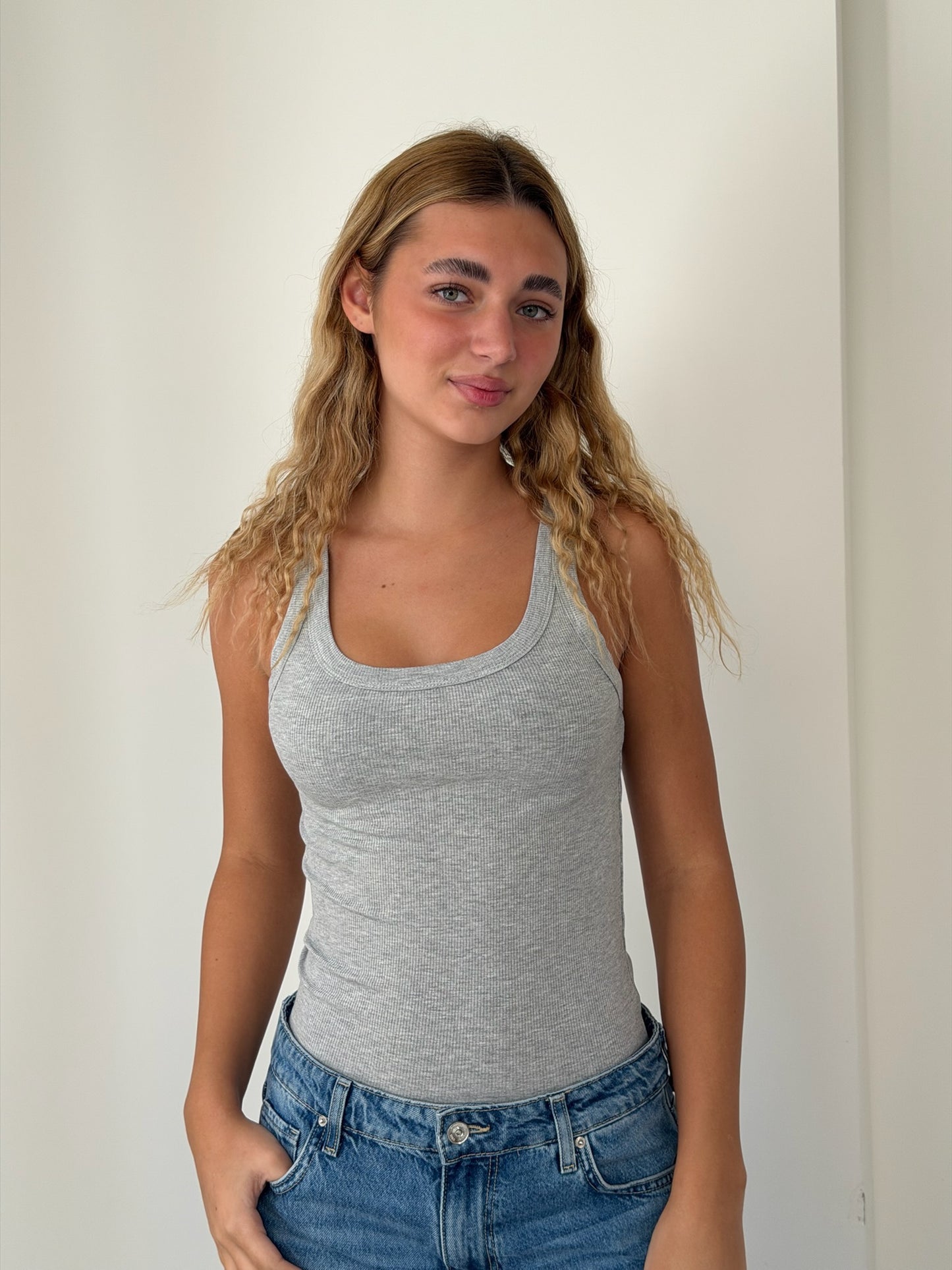 גופיית מיקה חלקה