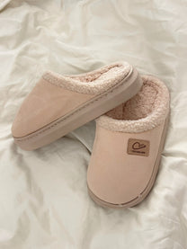 נעלי בית חלקות בז