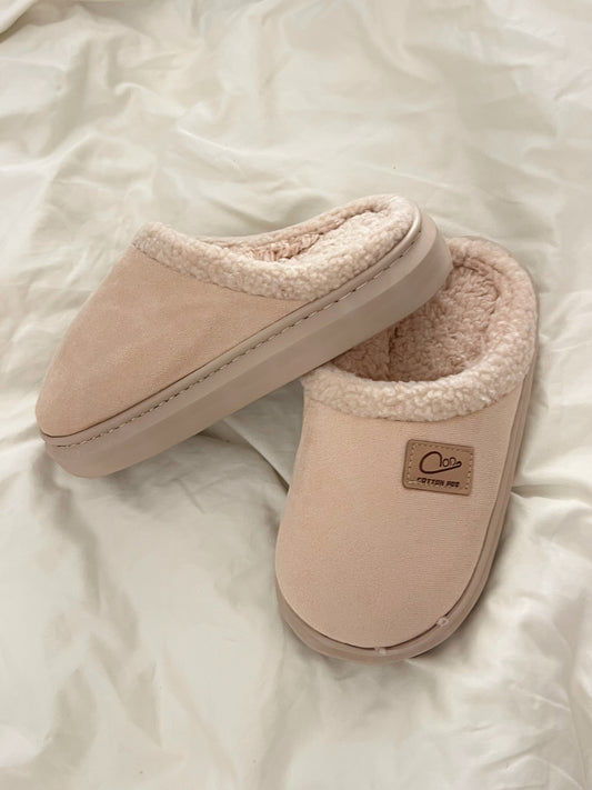 נעלי בית חלקות בז