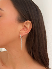 זוג עגילי חישוק פרח בשילוב שרשרת