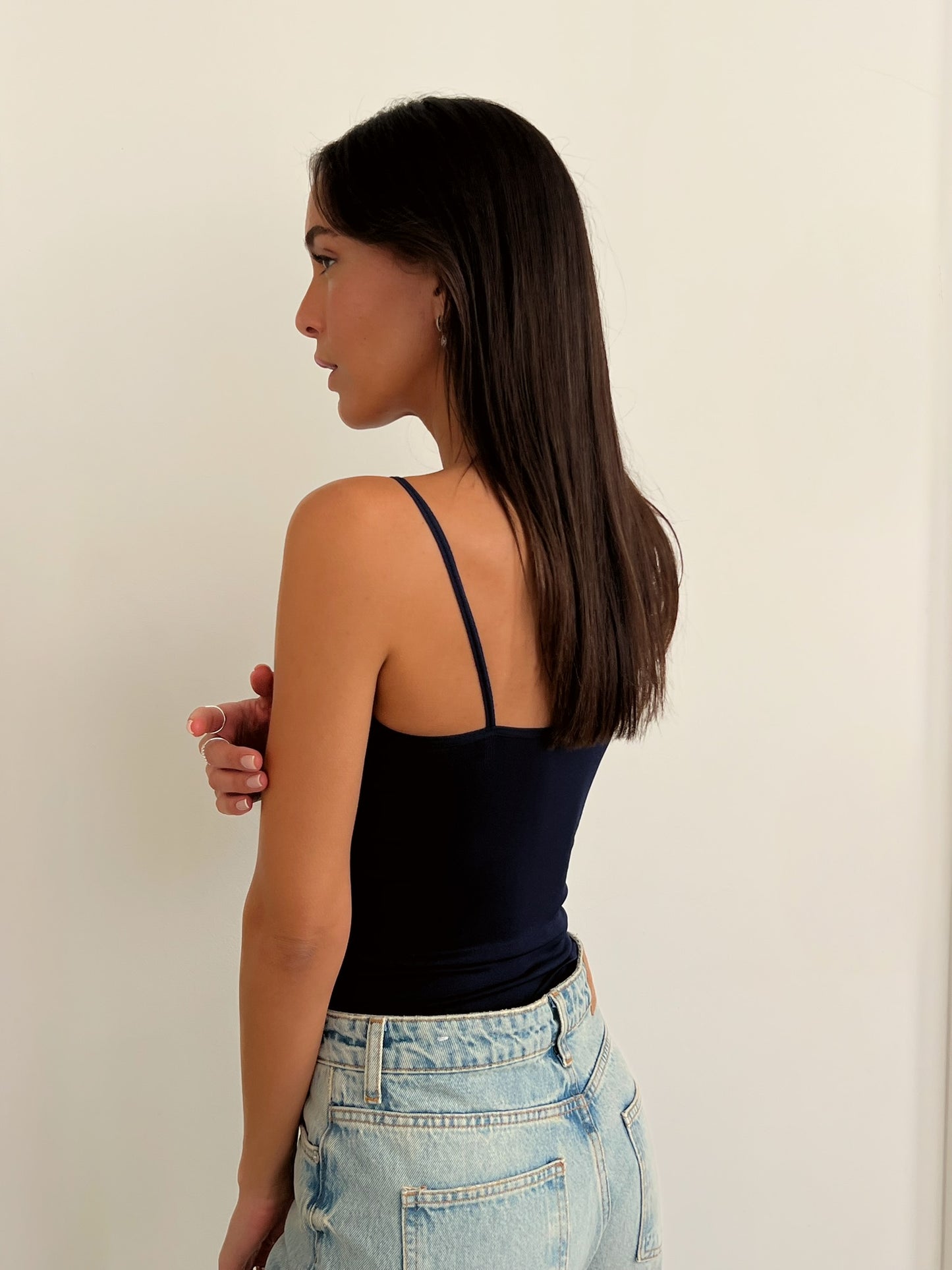 גופיית בייסיק חלקה