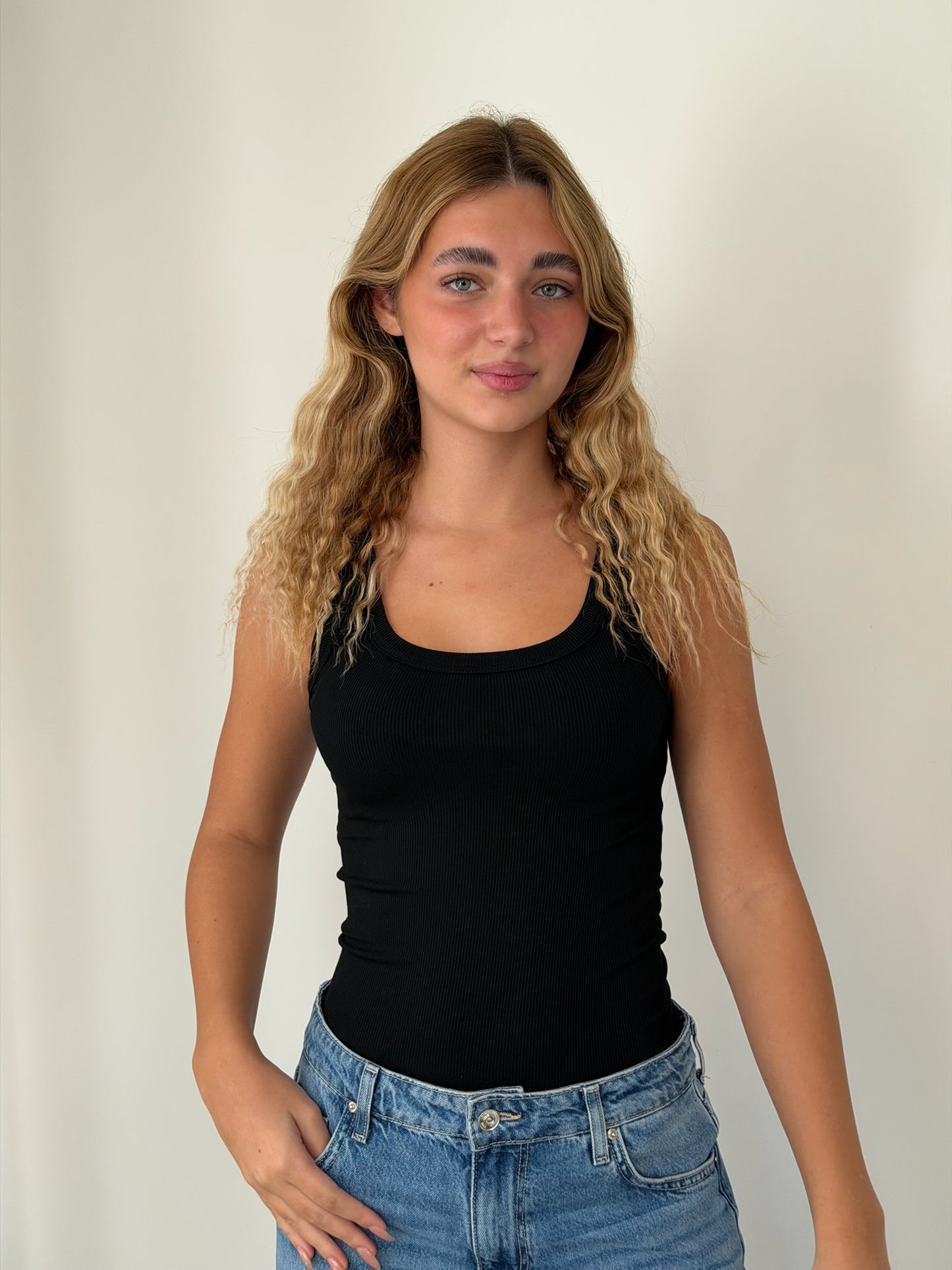 גופיית מיקה חלקה