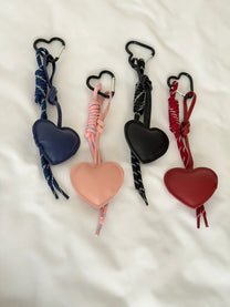 מחזיק לתיק לב