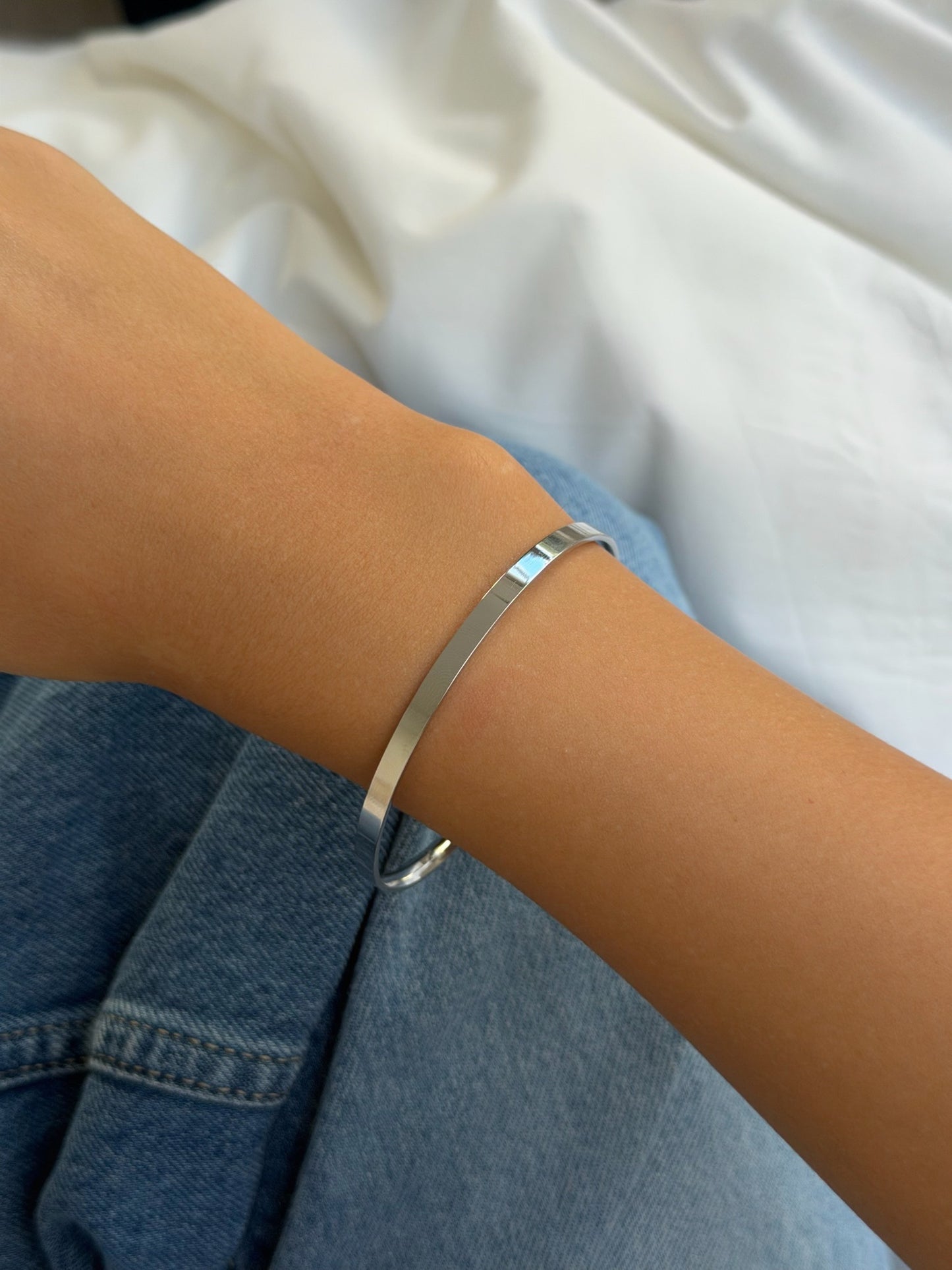 צמיד קשיח פס חלק אל חלד