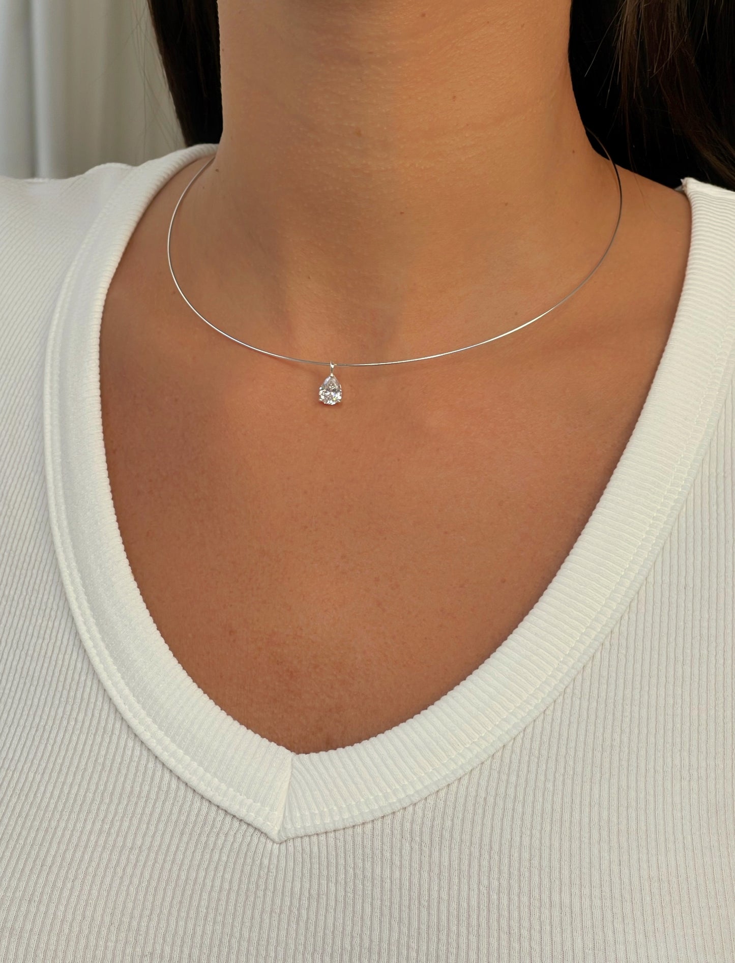 שרשרת קשיחה בשילוב זירקון טיפה מכסף אמיתי 925