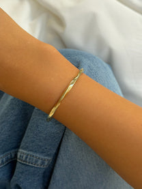 צמיד קשיח מסולסל עדין