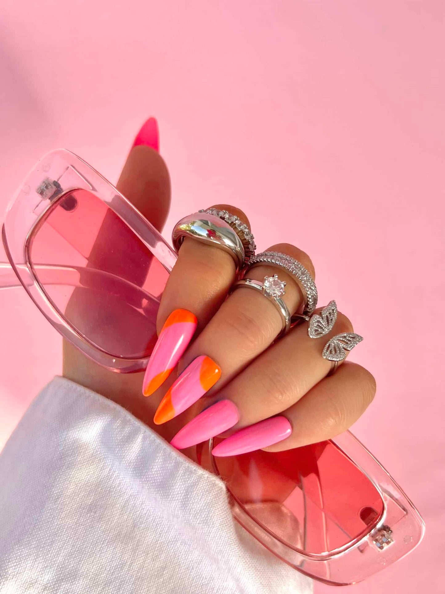 Facetune_07-09-2022-09-41-00