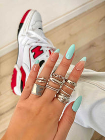 Facetune_07-09-2022-10-05-49