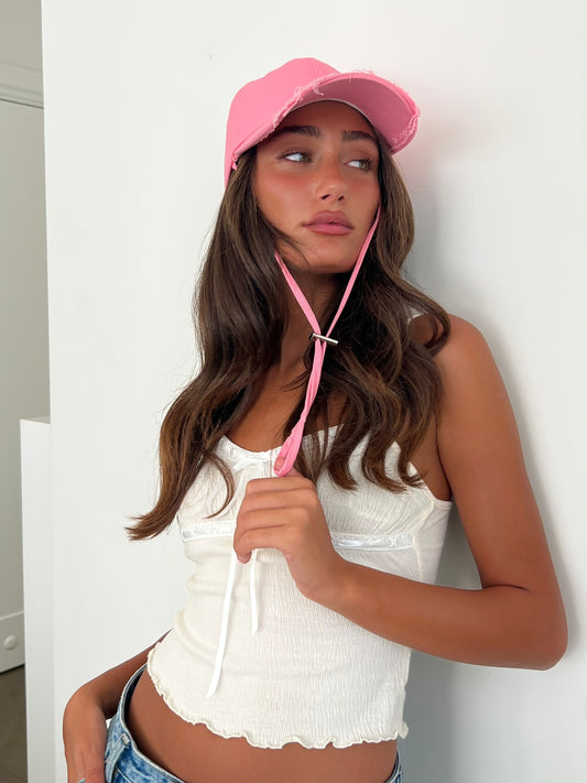 כובע מצחייה קרעים