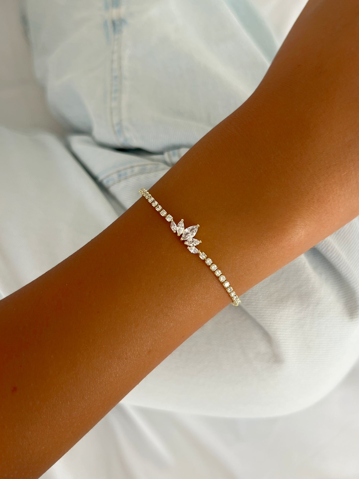 צמיד טניס פרח לוטוס בל