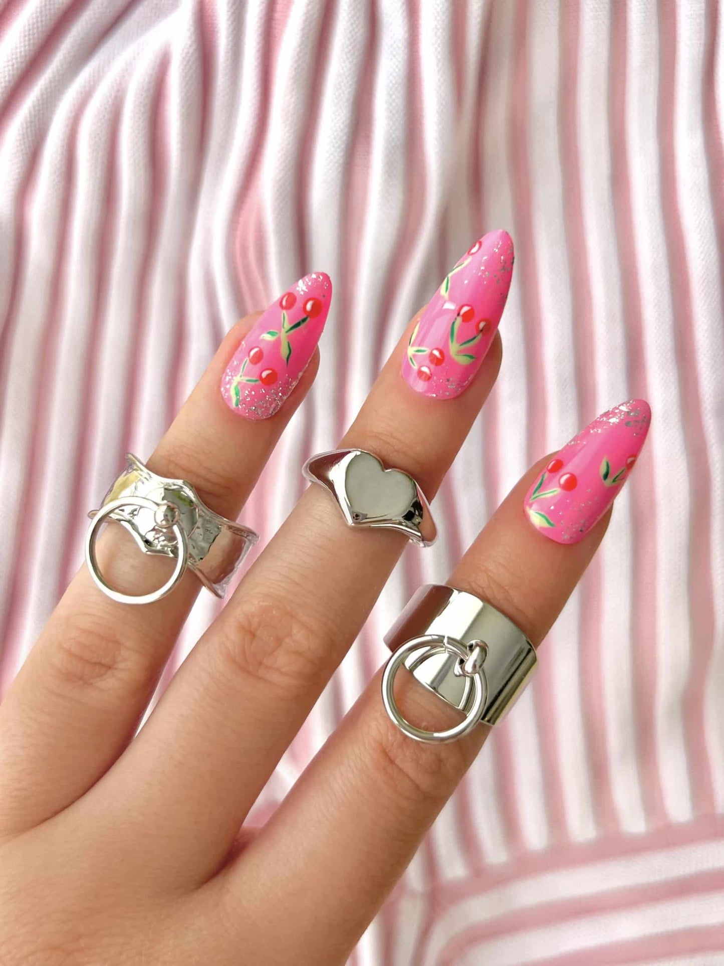 Facetune_11-04-2023-02-39-20