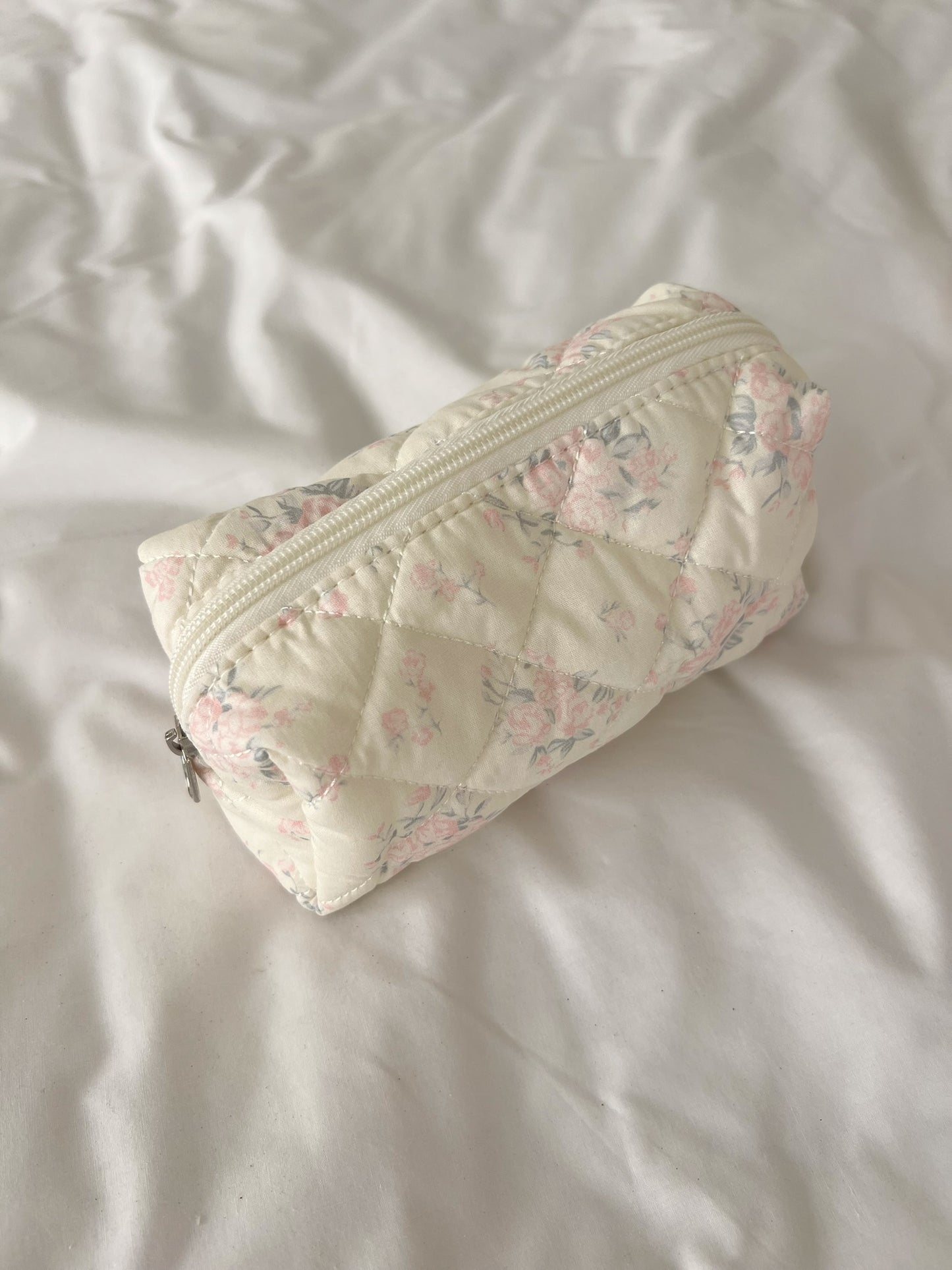 תיק איפור פרחים עדין