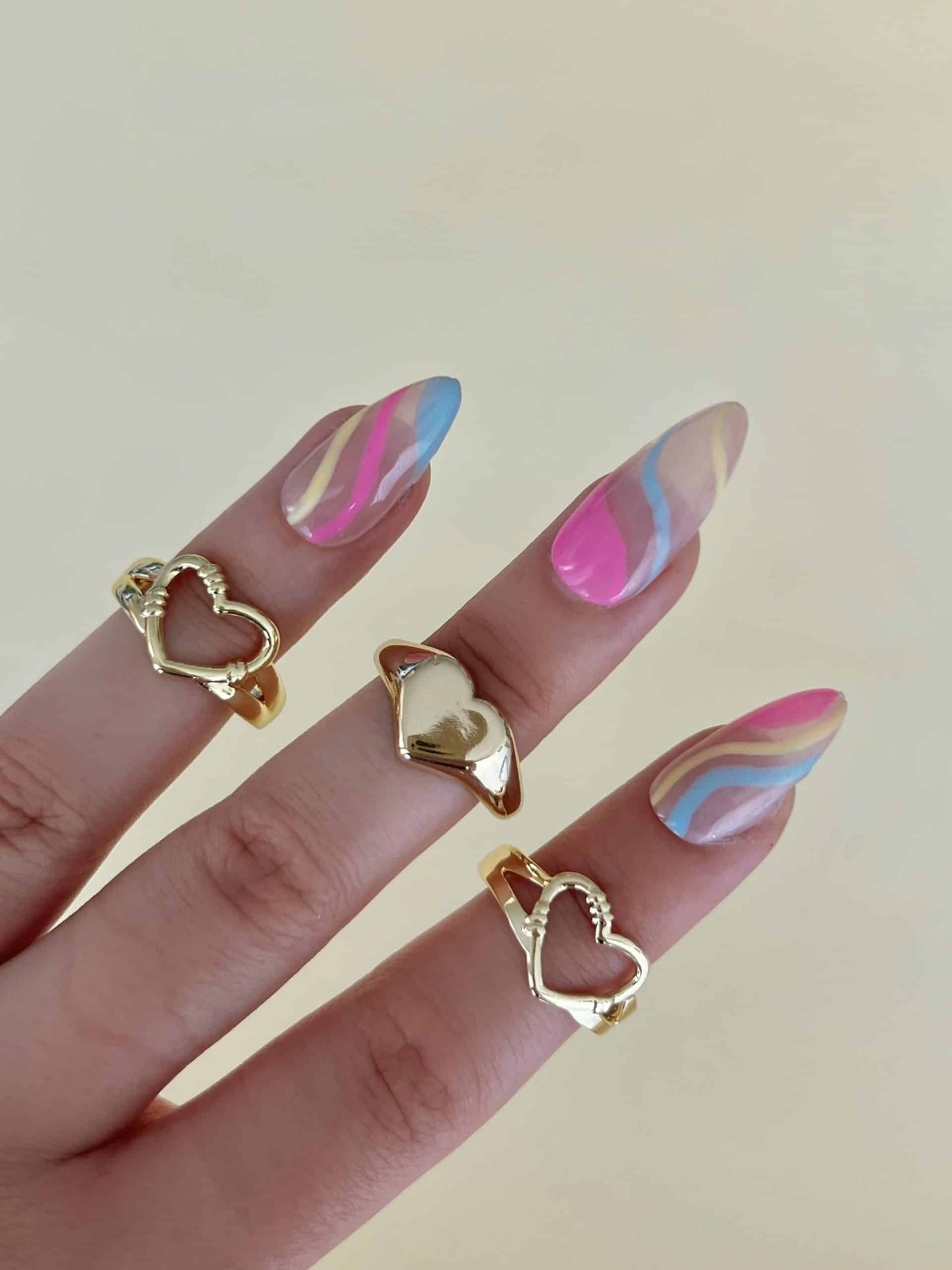 Facetune_18-07-2023-03-08-18