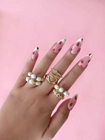 Facetune_18-07-2023-09-46-47