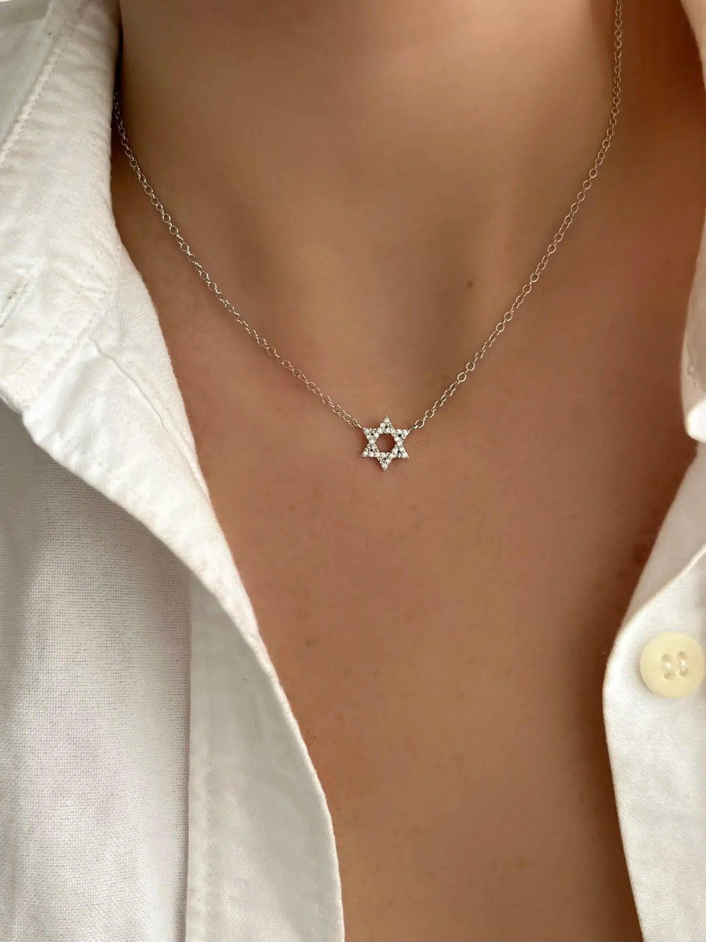 שרשרת מגן דוד עדינה צמודה