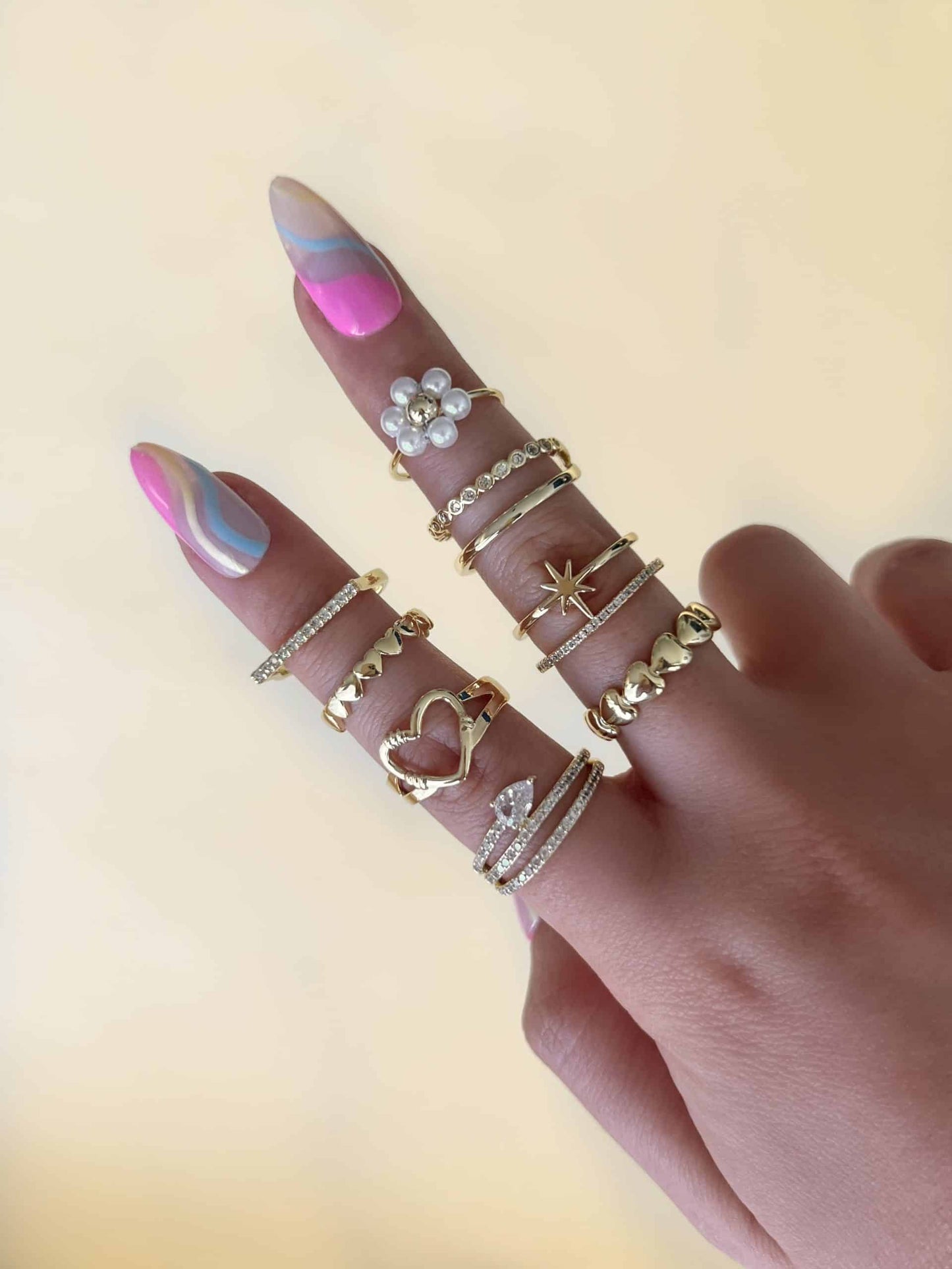 Facetune_21-07-2023-00-38-51