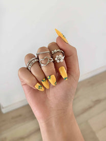 Facetune_21-07-2023-01-00-52