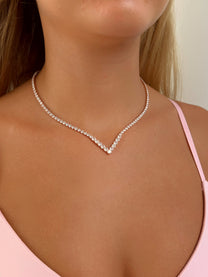 שרשרת טניס וי